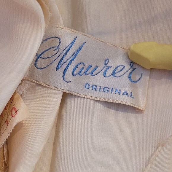 Vintage 1957 Wedding Gown & Juliet Cap - Picture 4 of 16